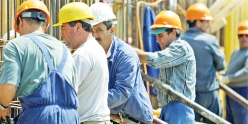 România se pregăteşte să treacă de la „dictatura salariaţilor“, cum  spun patronii, la „exploatarea  angajaţilor“, cum afirmă sindicaliştii Foto: Florin Gheorghe