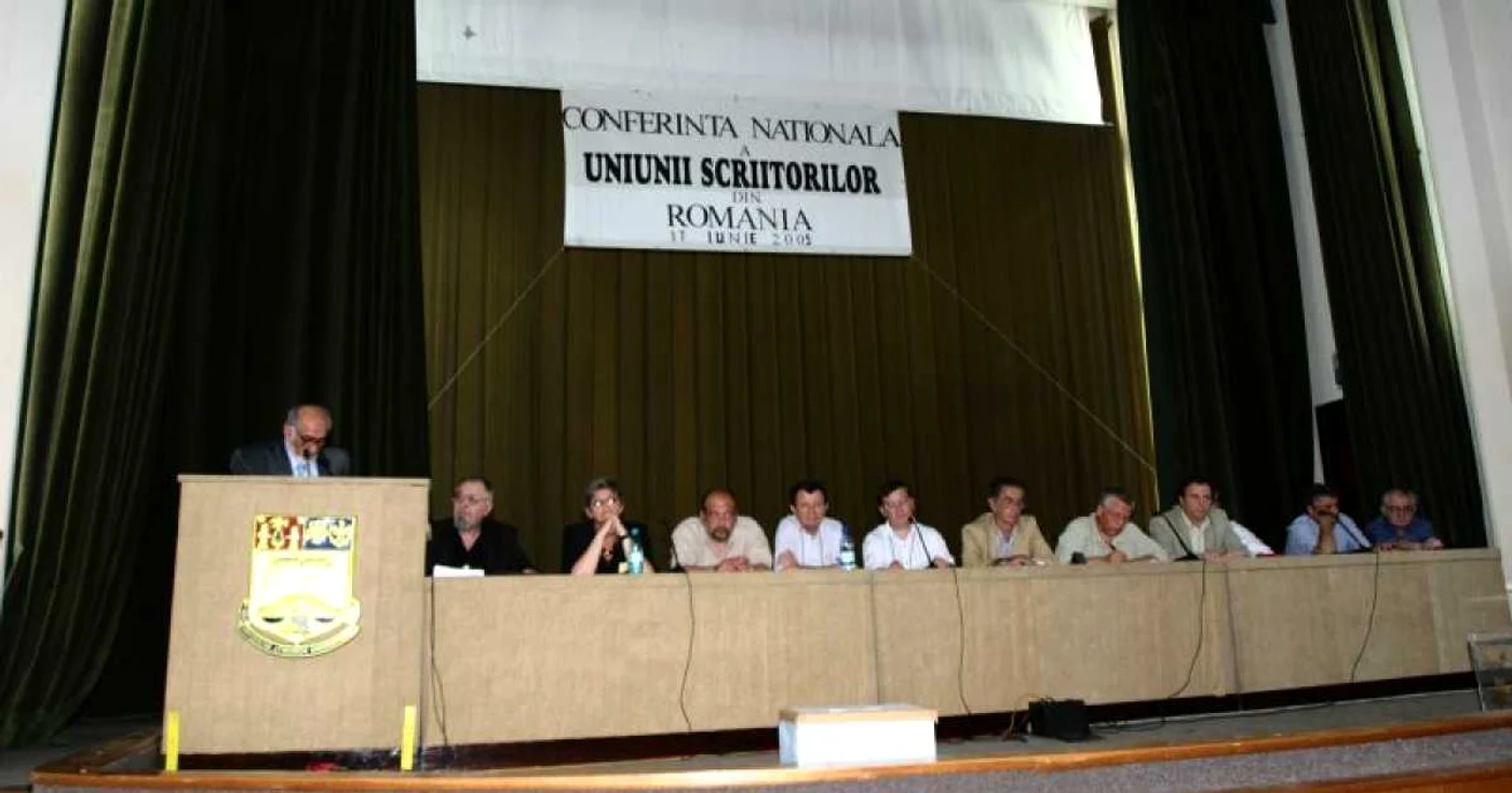 Un membru al Uniunii Scriitorilor scrie o carte despre prietenii-securişti.