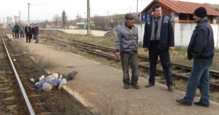 Cadavrul nu prezenta urme de violenţă. Foto. Adevarul