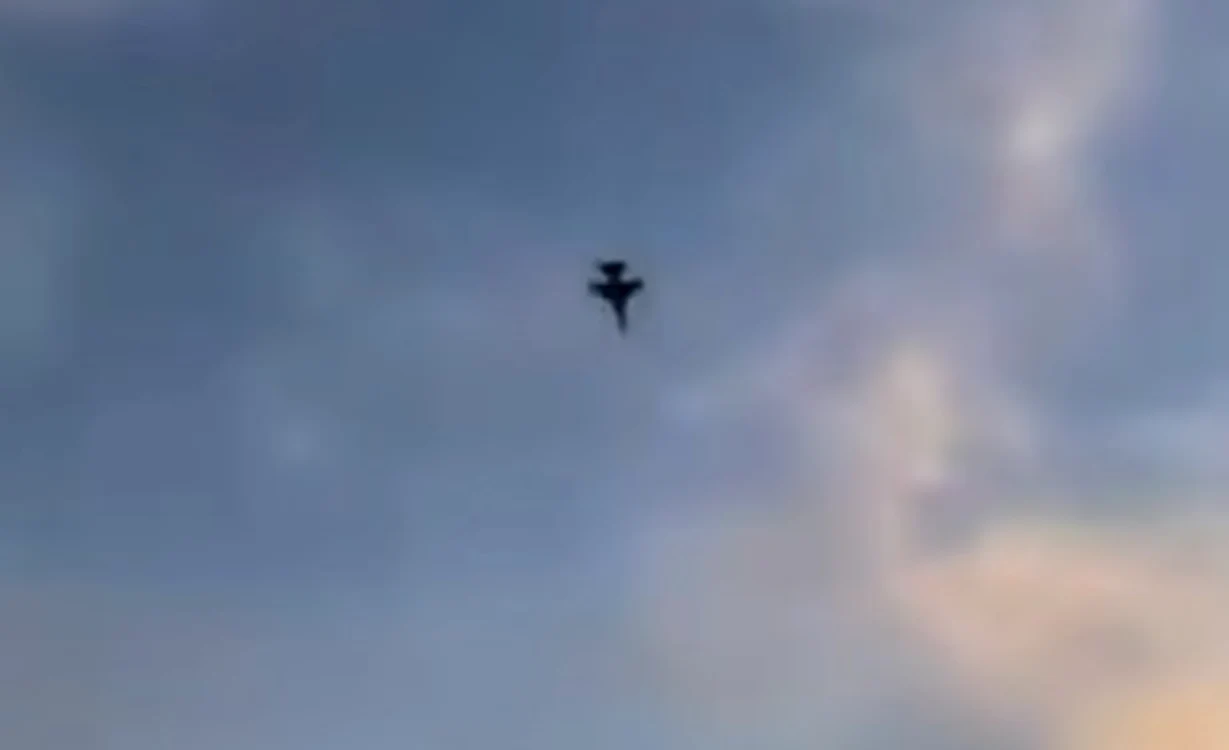 Un avion de vânătoare F-16 polonez s-a prăbușit în timpul unui antrenament FOTO: Captură video