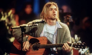 Kurt Cobain, la concertul susţinut pentru MTV, în anul 1992 jpeg