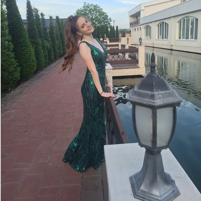 Mihaela Papa eleva cu 10 la BAC absolventă a CN Gib Mihăescu Drăgășani Vâlcea Foto Arhiva personală