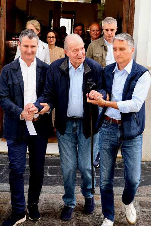 Regele Juan Carlos părăsind Sevilla   profimedia 1089015140 jpg