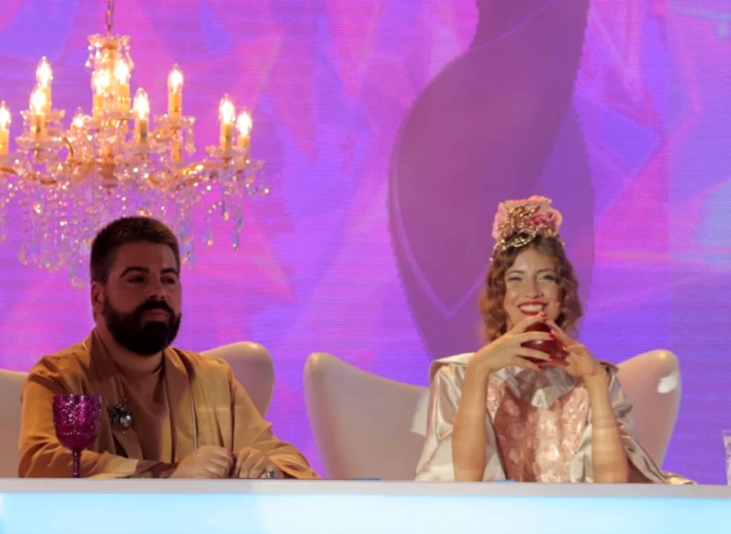 
    Maurice Munteanu şi Iulia Albu se pregătesc să mai facă o eliminare foto: Kanal D  