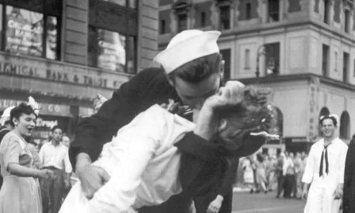 Cele mai emoționante imagini cu soldații înainte de plecarea pe front jpeg