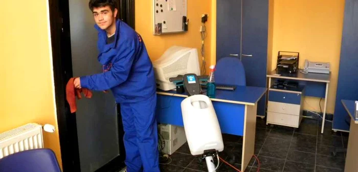 Firmele de curăţenie termină treaba de acasă sau de la birou în doar opt ore. Arhivă.