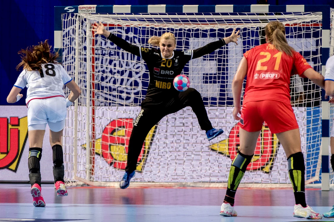 
    La 23 de ani, Iulia Dumnaska este un portar experimentatFoto: sportpictures.eu  