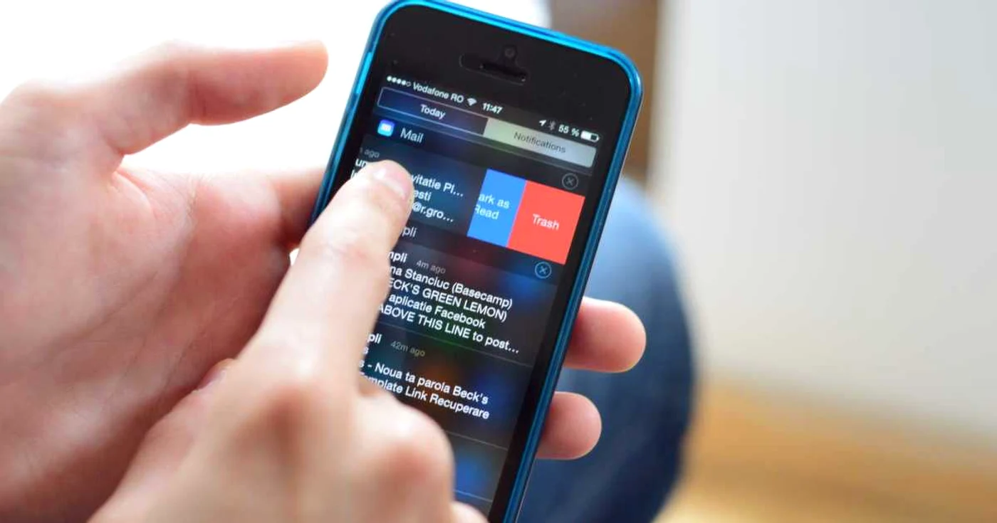 Control asupra notificărilor e una dintre marile noutăţi din iOS 8. FOTO Răzvan Băltăreţu/Adevărul