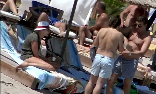 Cristi Borcea și Valentina Pelinel au fost la mare, în Olimp  jpeg