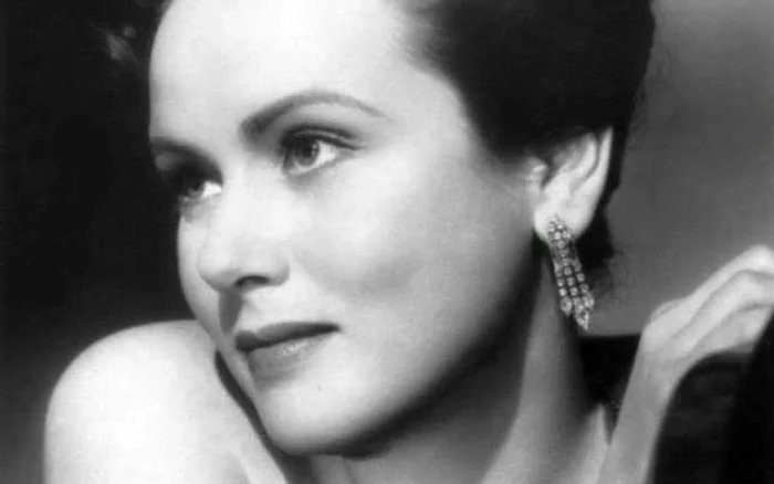 Autorul trilogiei ”La Medeleni”, IOnel Teodoreanu, a fost îndrăgostit nebunește de actrița Nadia Cantacuzino care nu i-a împărtășit dragostea