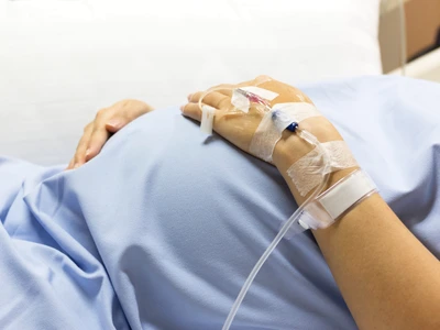 Femeie insarcinata in spital - gravida FOTO Shutterstock 