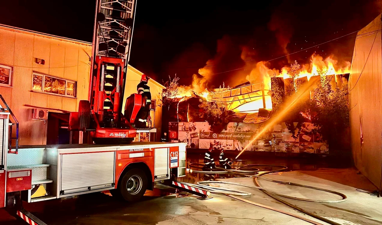 Incendiu la un depozit din Afumați FOTO: ISU Bucureşti-Ilfov
