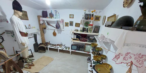 Muzeul sătesc din Vârfuri. FOTO Gioni Badea