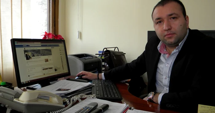 Raul Petrescu, unul dintre viceprimarii Ploieştiului, a avut ideea de a demara audienţe pe Facebook. FOTO Dana Mihai