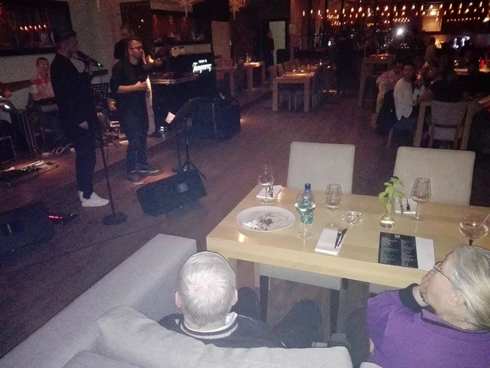 Aceștia au aplaudat și au cântat alături de fiul lor