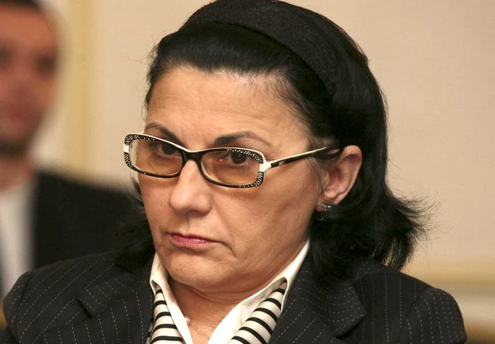 Ecaterina Andronescu ne-a explicat ce conținea aerul din ”clubul morții”