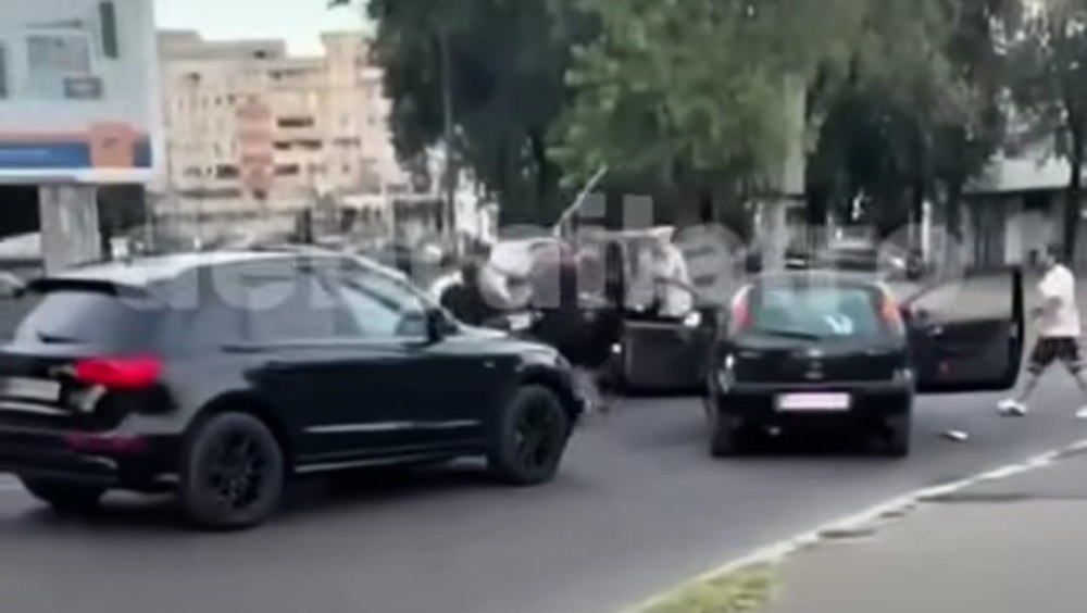 Scene de groază la Brăila. Reglare de conturi între interlopi, cu săbii și topoare, în plină stradă