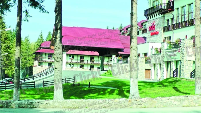 Un apartament la  hotelul în care stă  Costner costă  137 euro/noapte