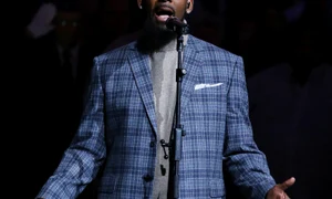 R Kelly are 52 de ani şi de aproape 20 de ani este acuzat că face sex cu minore jpeg