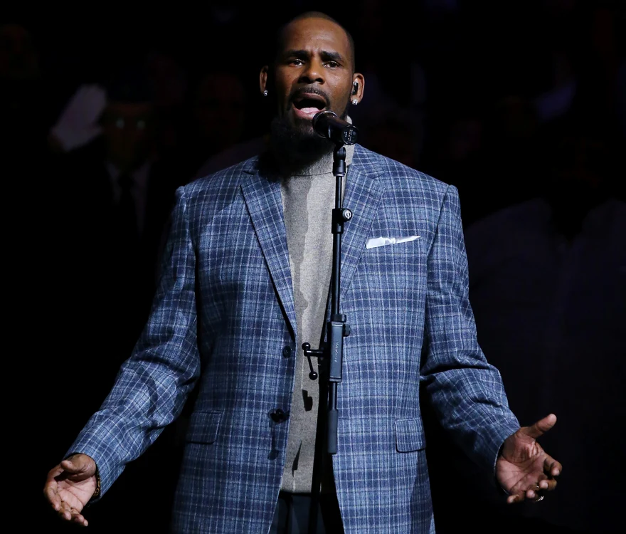
    R. Kelly are 52 de ani şi de aproape 20 de ani este acuzat că face sex cu minoreFoto: Guliver / Gettyimages  