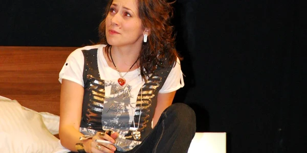 Cristina Florea, în piesa „Nişte fete”
