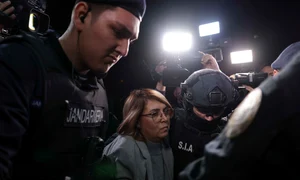 Laura Crișan este adusă la sediul Parchetului de pe lângă Înalta Curte de Casație și Justiție din București. FOTO Inquam Photos / Octav Ganea