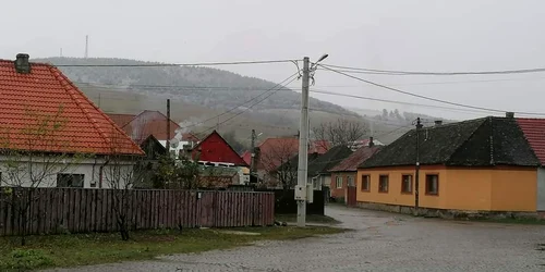 Percheziții în comuna Augustin jpg