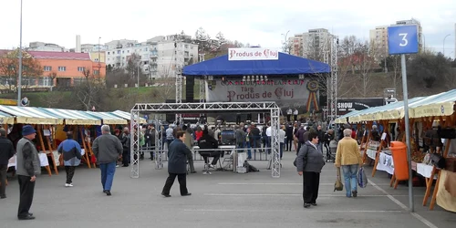 Nici spectacolele de folclor de la Târgul „Produs de Cluj“ nu au atras mulţi clujeni