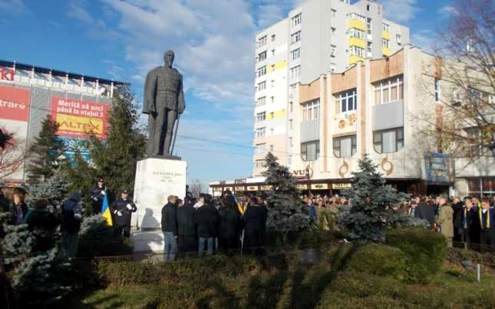 statuie cuza slatina