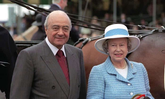 Miliardarul Mohamed Al Fayed împreună cu Regina Elisabeta a II a  foto   GettyImages jpg