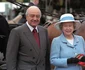 Miliardarul Mohamed Al Fayed împreună cu Regina Elisabeta a II a  foto   GettyImages