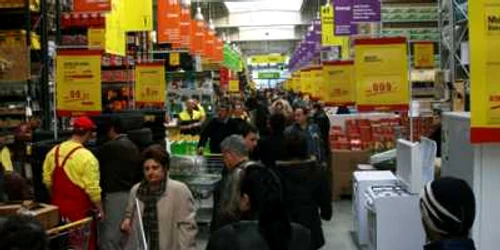 Sucevenii profită de preţurile promoţionale din această lună la materialele de construcţii