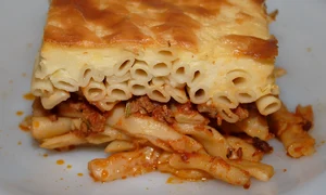 paste cu carne şi sos bechamel jpeg
