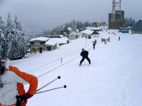 Turişti în Valea Jiului