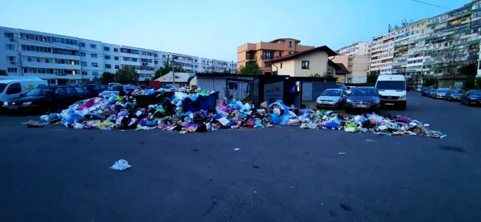 Munți de gunoaie în Ploiești SURSA observatorulph.ro