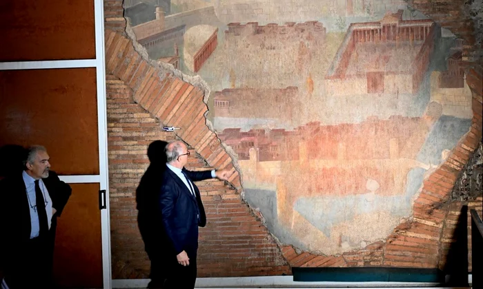 „Orașul pictat”, fresca dezvăluită în Băile lui Traian 