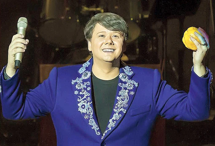 
    2000. Așa arăta Fuego când  a lansat piesa “Toată  lumea dansează”  