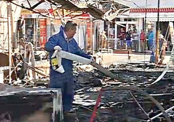 
    Magazinul se află în  spatele clubului Bellagio  din staţiunea Mamaia  