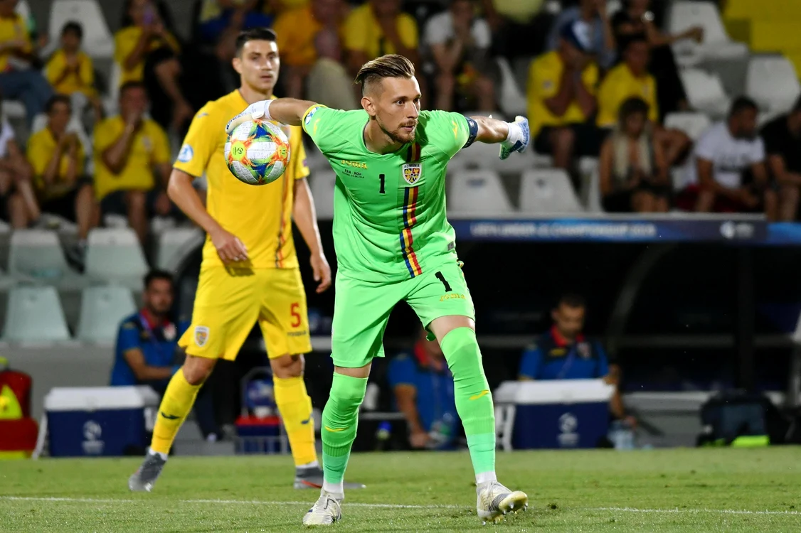 
    Ionuț Radu a disputat semifinalele CE U19 cu România, în 2019Foto: EPA-EFE  
