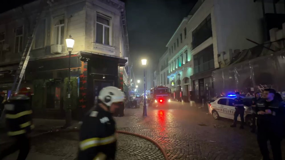 Incendiu la o casă din Centrul vechi al Bucureștiului. 50 de persoane au fost evacuate VIDEO 