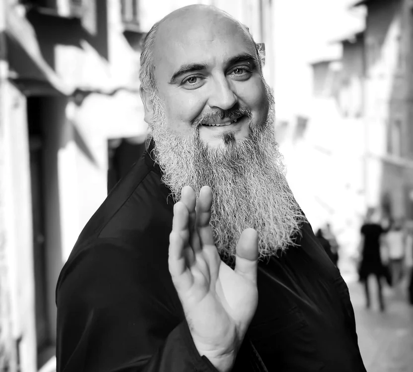 Padre de la Mănăstirea Partoșfoto: Facebook