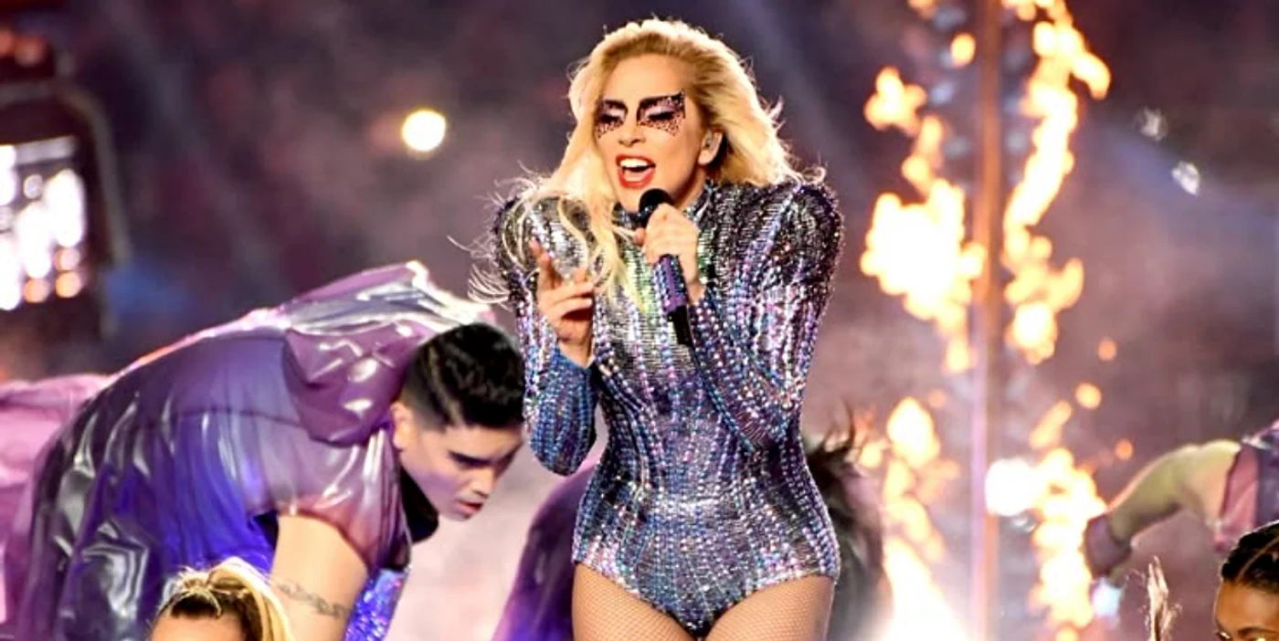 Lady Gaga împlinește astăzi 39 de ani.