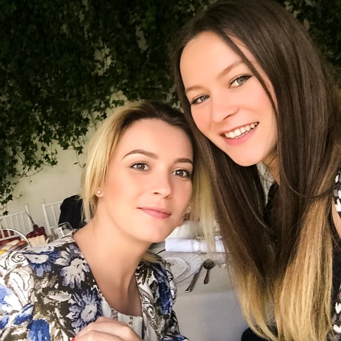 Diana Dumitrescu (32 de ani) și sora ei mai mică, Demi, se înțeleg de minune