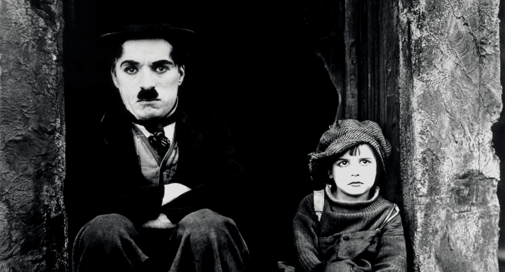 Tragica poveste a „piciului“ lui Charlie Chaplin, căruia părinții i-au furat toată averea. „L-am scos pe președintele SUA de pe prima pagină a ziarelor“ 