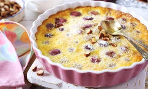 Clafoutis cu struguri roze  Sursa foto shutterstock 1846542379 jpg
