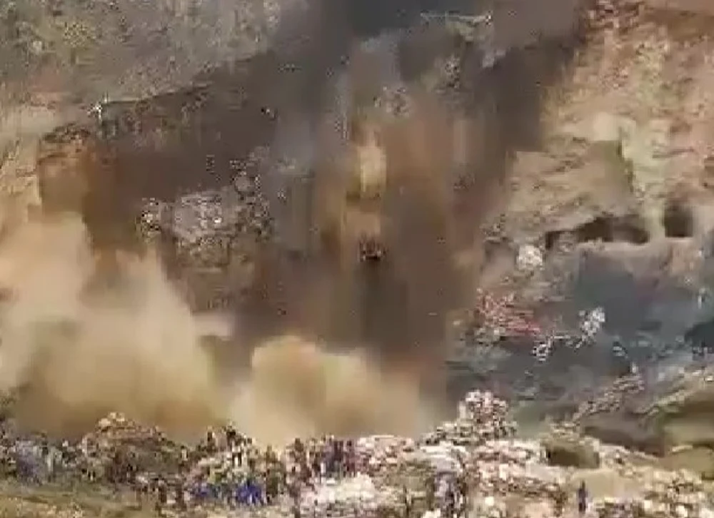 Prăbușire mortală într-o mină de cobalt din Congo: zeci de oameni au murit după cedarea unui pod improvizat