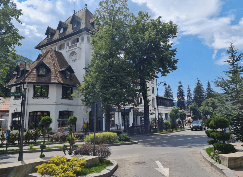 Protest la Sinaia împotriva construirii unei parcări supraetajate 