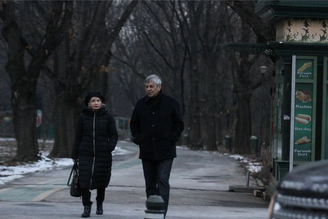 Neli și Mircea Lucescu, la o plimbare prin Herăstrău, în 2018