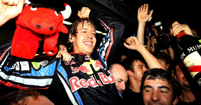 Echipa Red Bull a sărbătorit victoria lui Sebastian Vettel