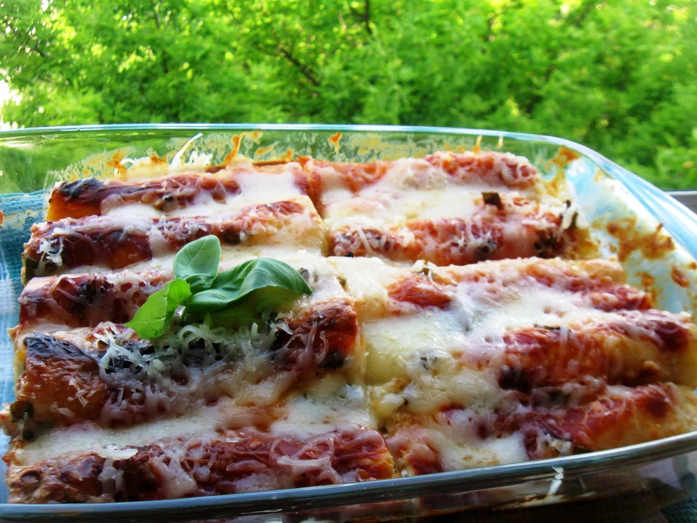 
    Cannelloni cu pui  